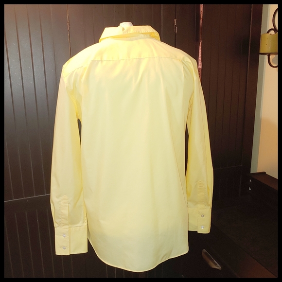 Soft Land's End Butter Yellow Button Down - Picture 2 of 4